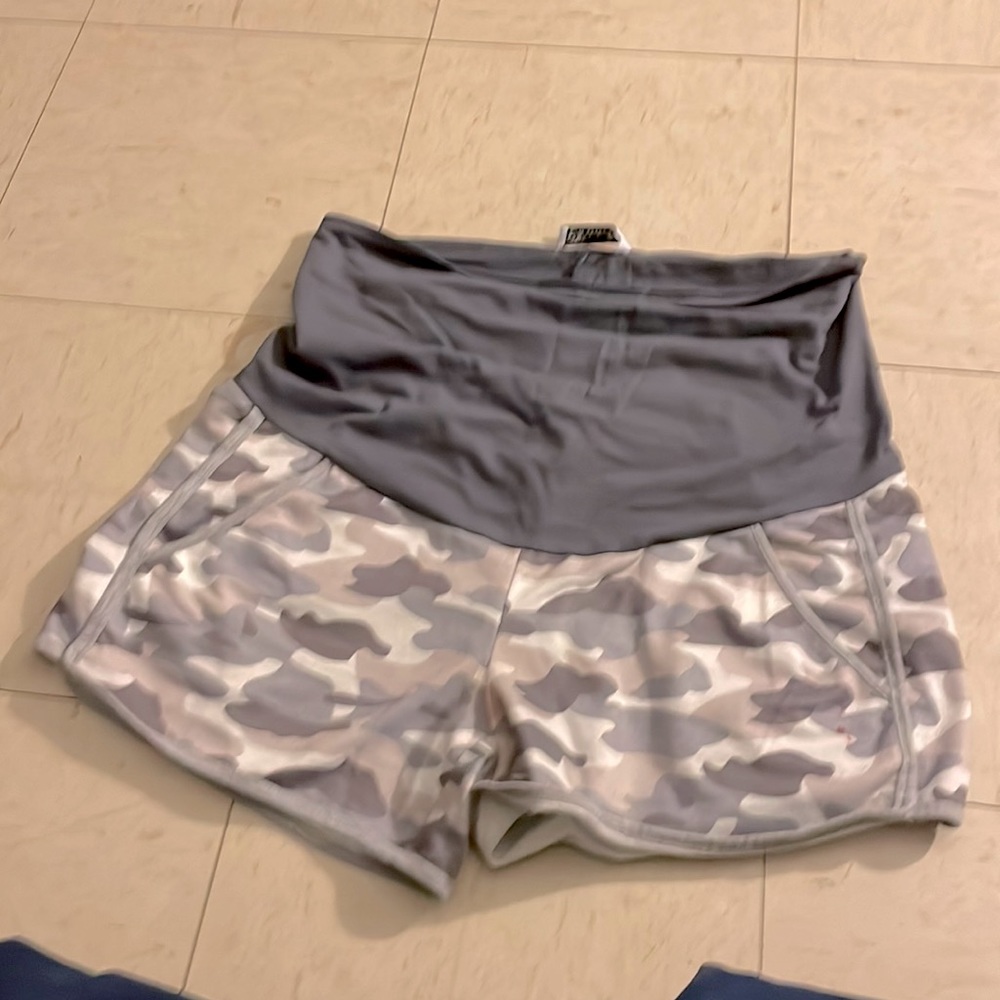 Pregnancy camo shorts
